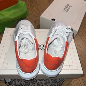 BRAND NEW ALEXANDER MCQUEEN SNEAKERS SIZE 41 / US MENS 8